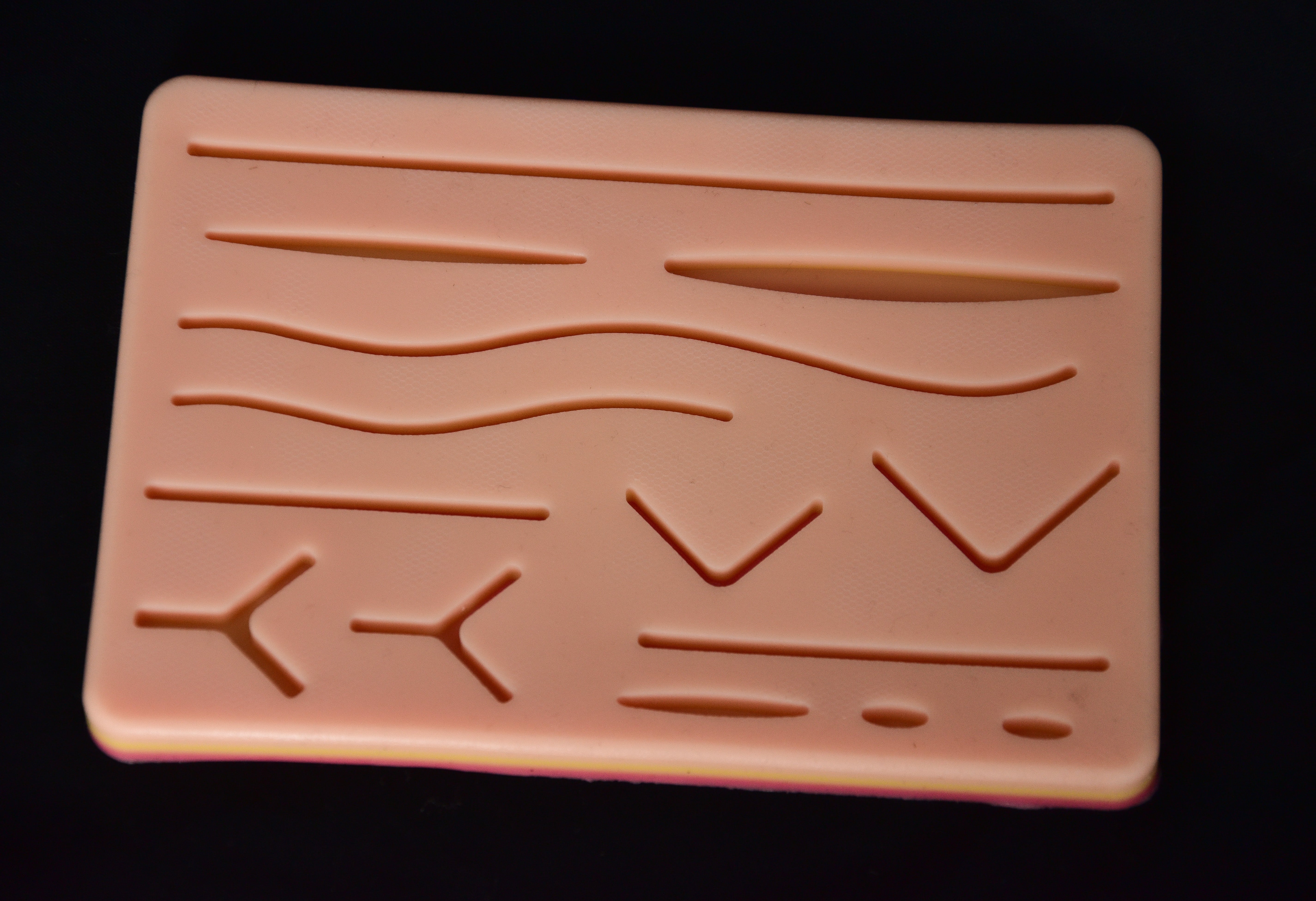 Kit de Suture Complet ( Instruments + Peau Artificielle)