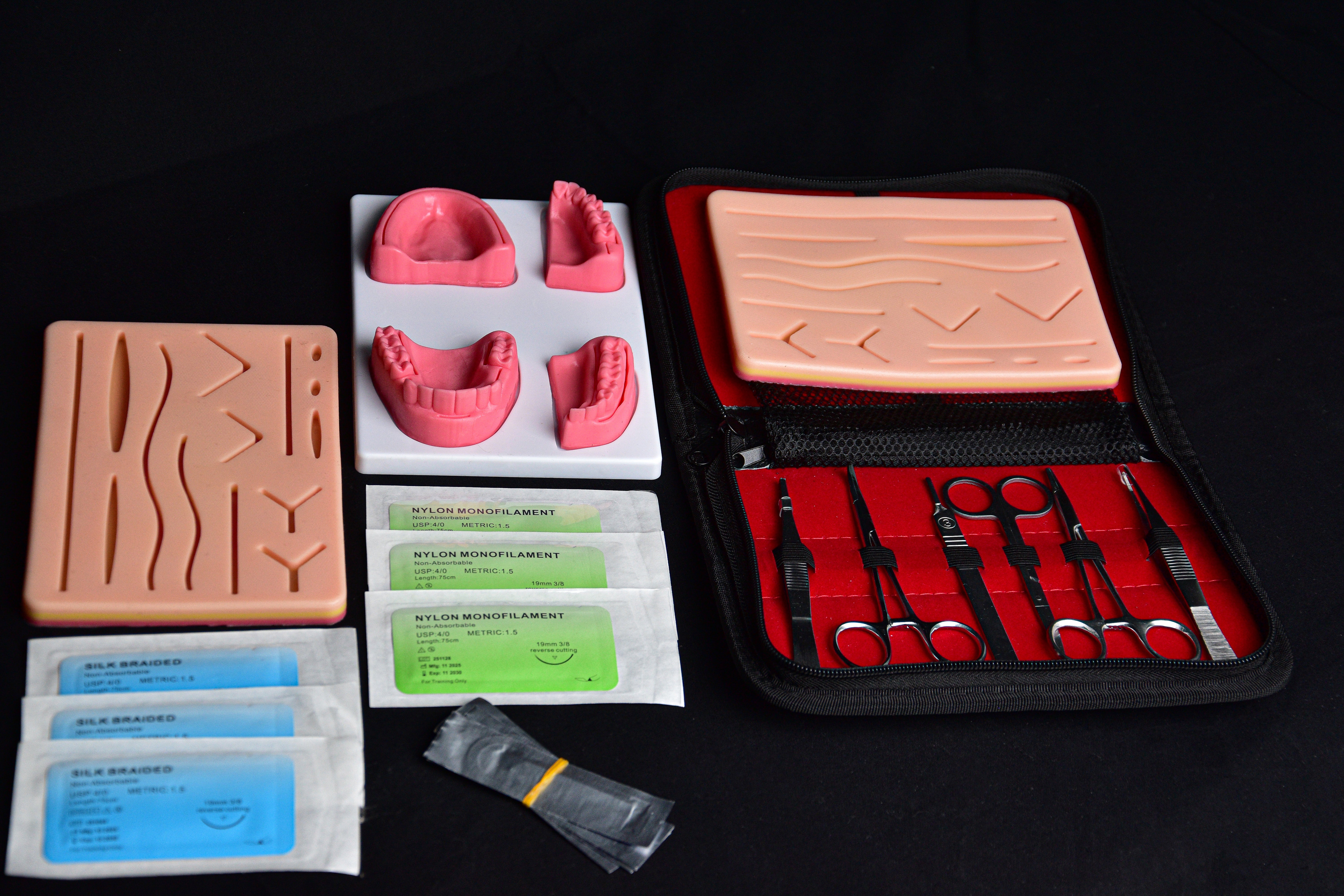 Kit de Suture Complet ( Instruments + Peau Artificielle)